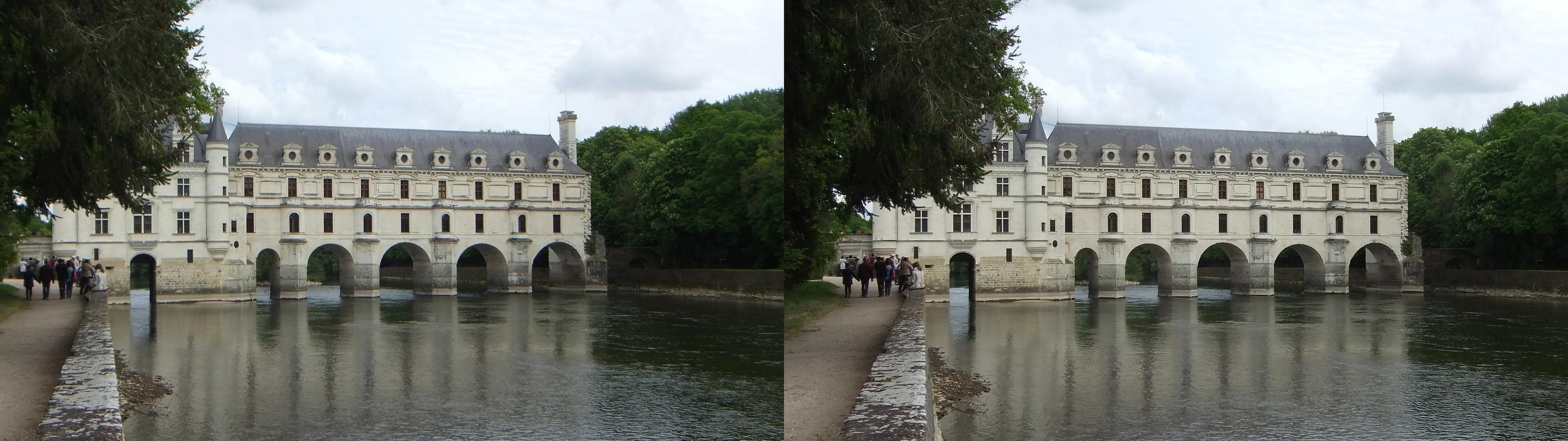 Chenonceau Chateau over the river