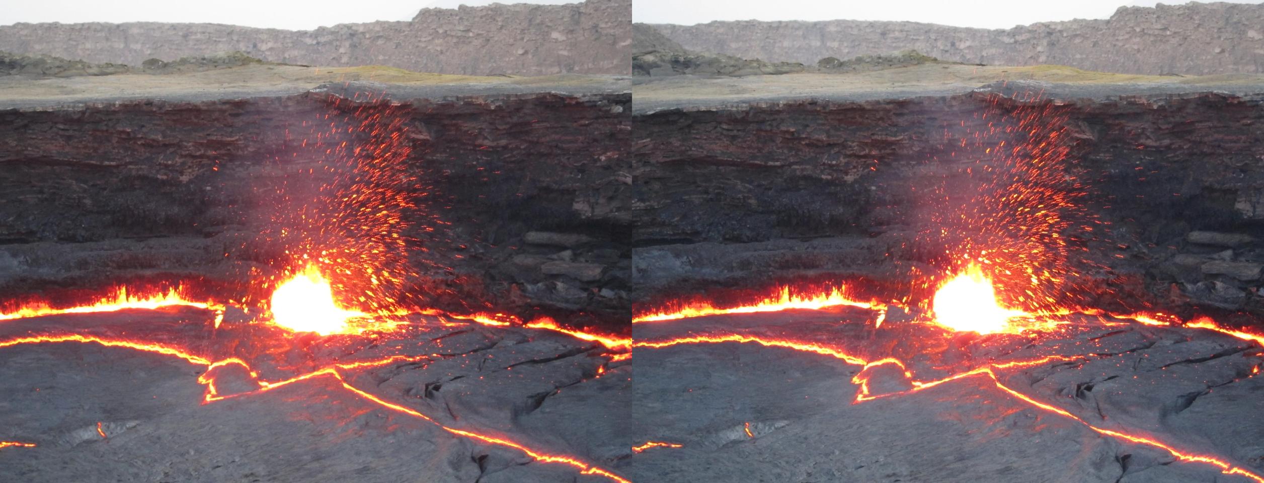 Hyperstereo on an active volcano 4