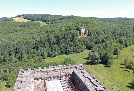 From the top of the dungeon of the castle of Commarque (Dordogne).