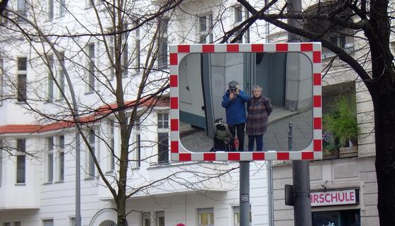 Mirror in the street_2