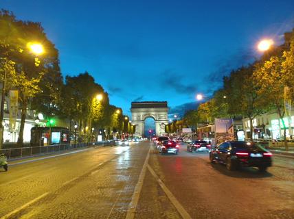 Champs-Élysées, Paris, 2022