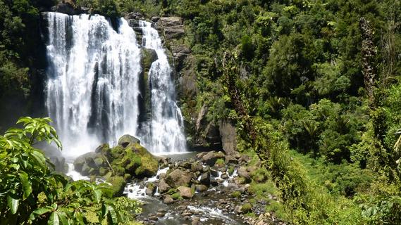 Marakopa Falls