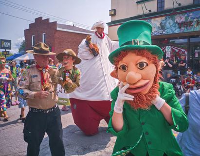 Parade 28