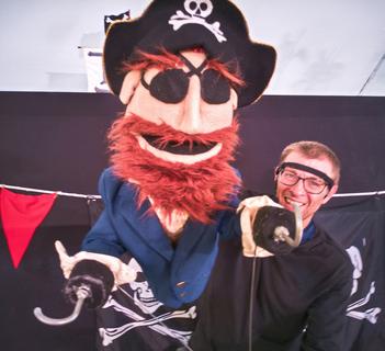 Everybody Loves Pirates 3