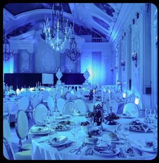 One minute before the event starts