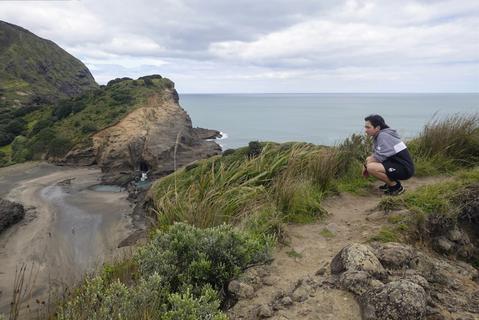 Kaito at Piha beach - Auckland New Zealand. (4 of 5)