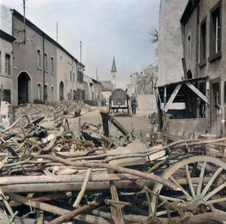 083 - barricaded street circa 1918