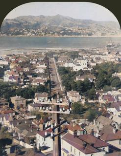 'Wellington, New Zealand. A bird’s-eye view from Queens Park, Thorndon, showing the Harbour and Oriental Bay' 1906