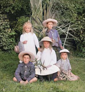 Group of children, Motohou, near Wanganui. 1903