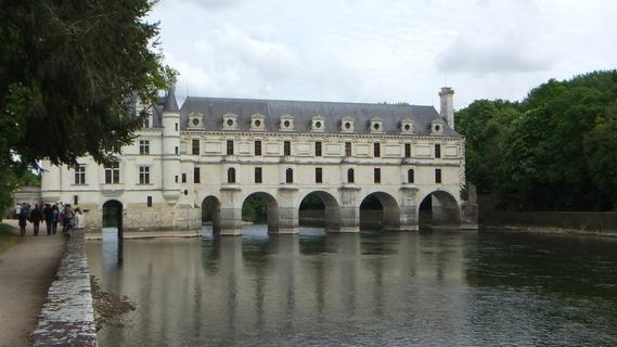 Chenonceau Chateau over the river